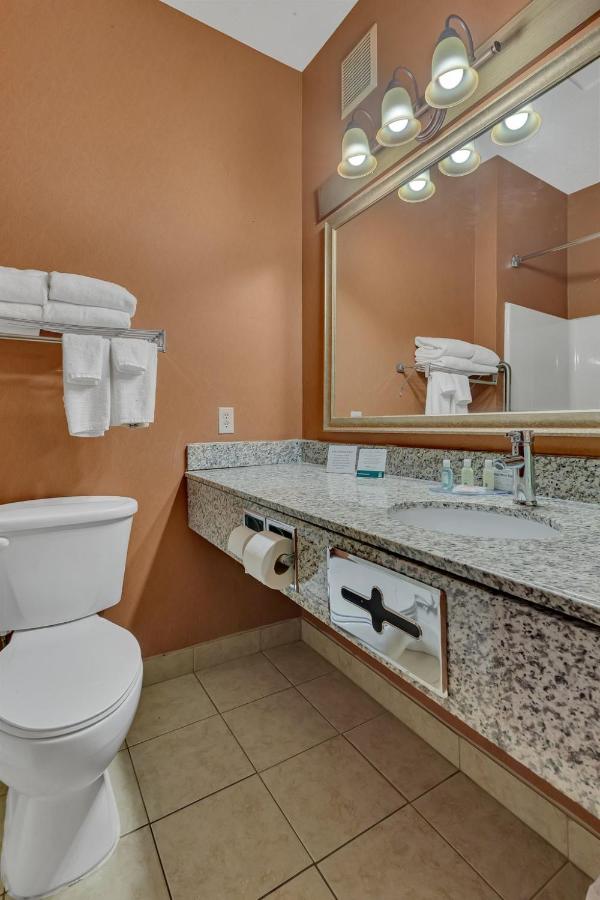 Queen Room with Two Queen Beds - Non-Smoking at Quality Inn Bemidji