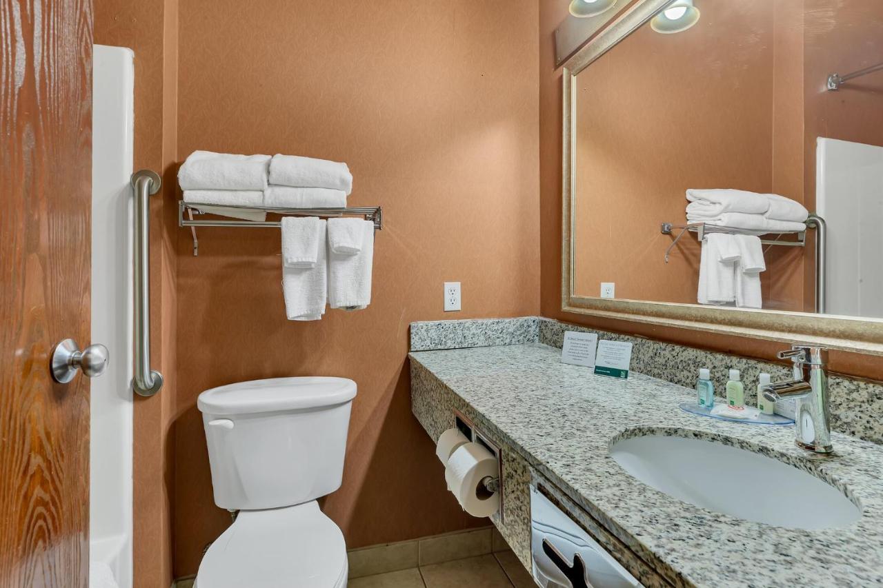 Queen Room with Two Queen Beds - Non-Smoking at Quality Inn Bemidji