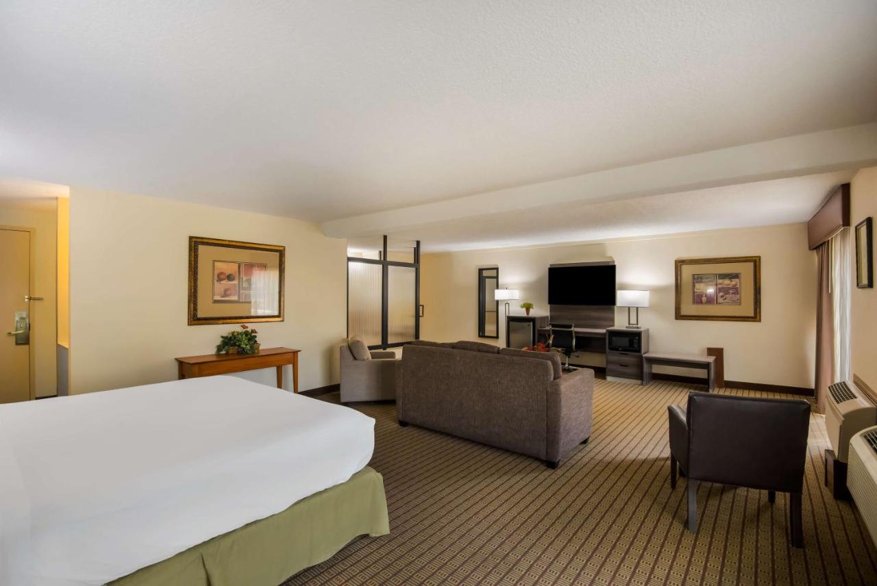 | Best Western Prairie Inn & Conference Center