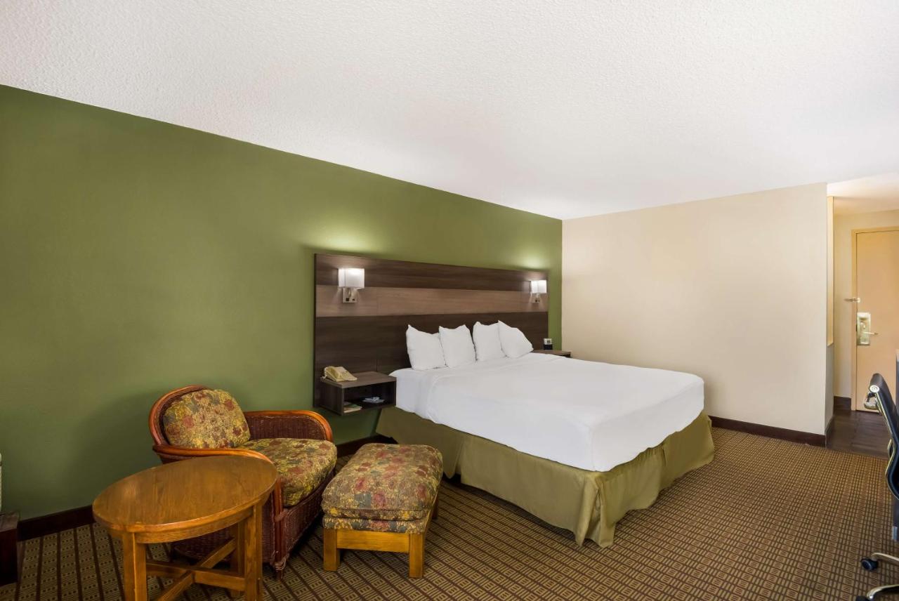 | Best Western Prairie Inn & Conference Center