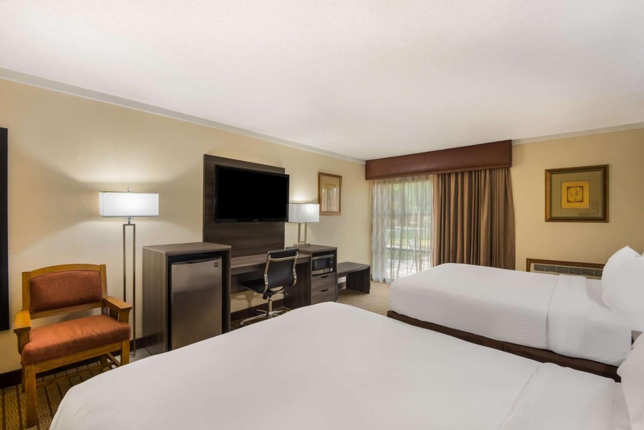 | Best Western Prairie Inn & Conference Center