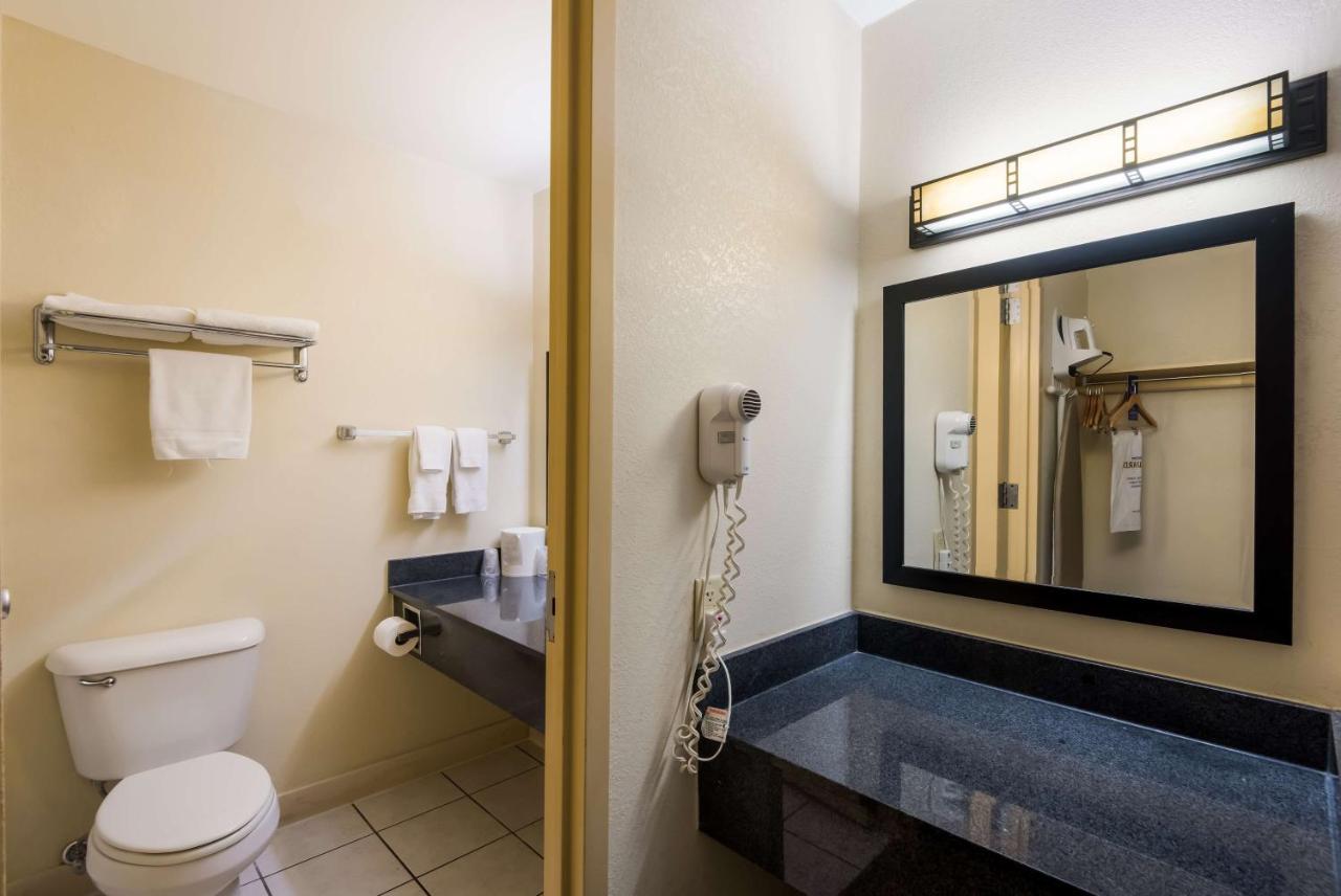 | Best Western Prairie Inn & Conference Center