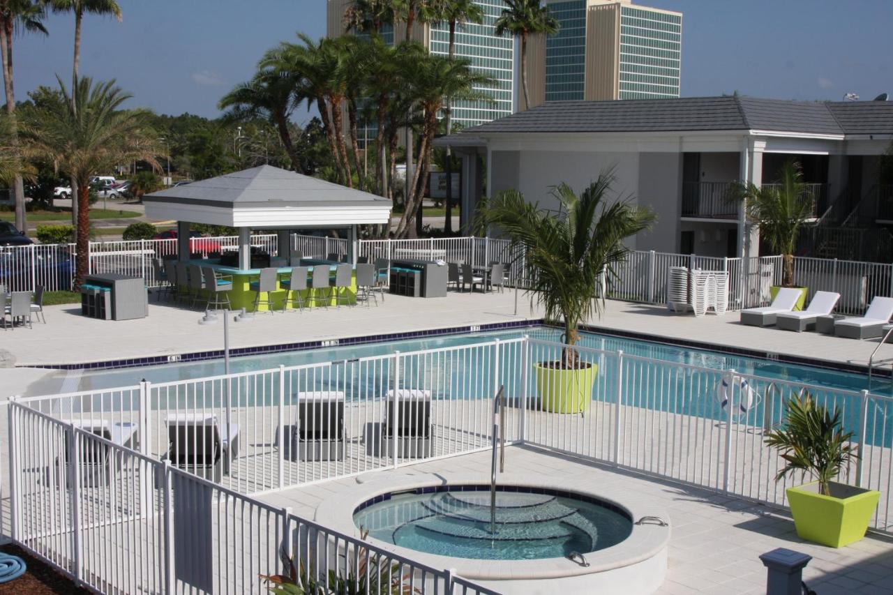 Queen Room with Two Queen Beds - Pool View (No Resort Fee) at Clarion Inn & Suites Across From Universal Orlando Resort