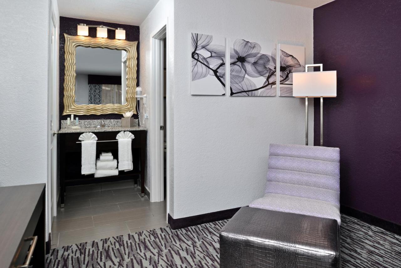 King Room - Poolside (No Resort Fee) at Clarion Inn & Suites Across From Universal Orlando Resort