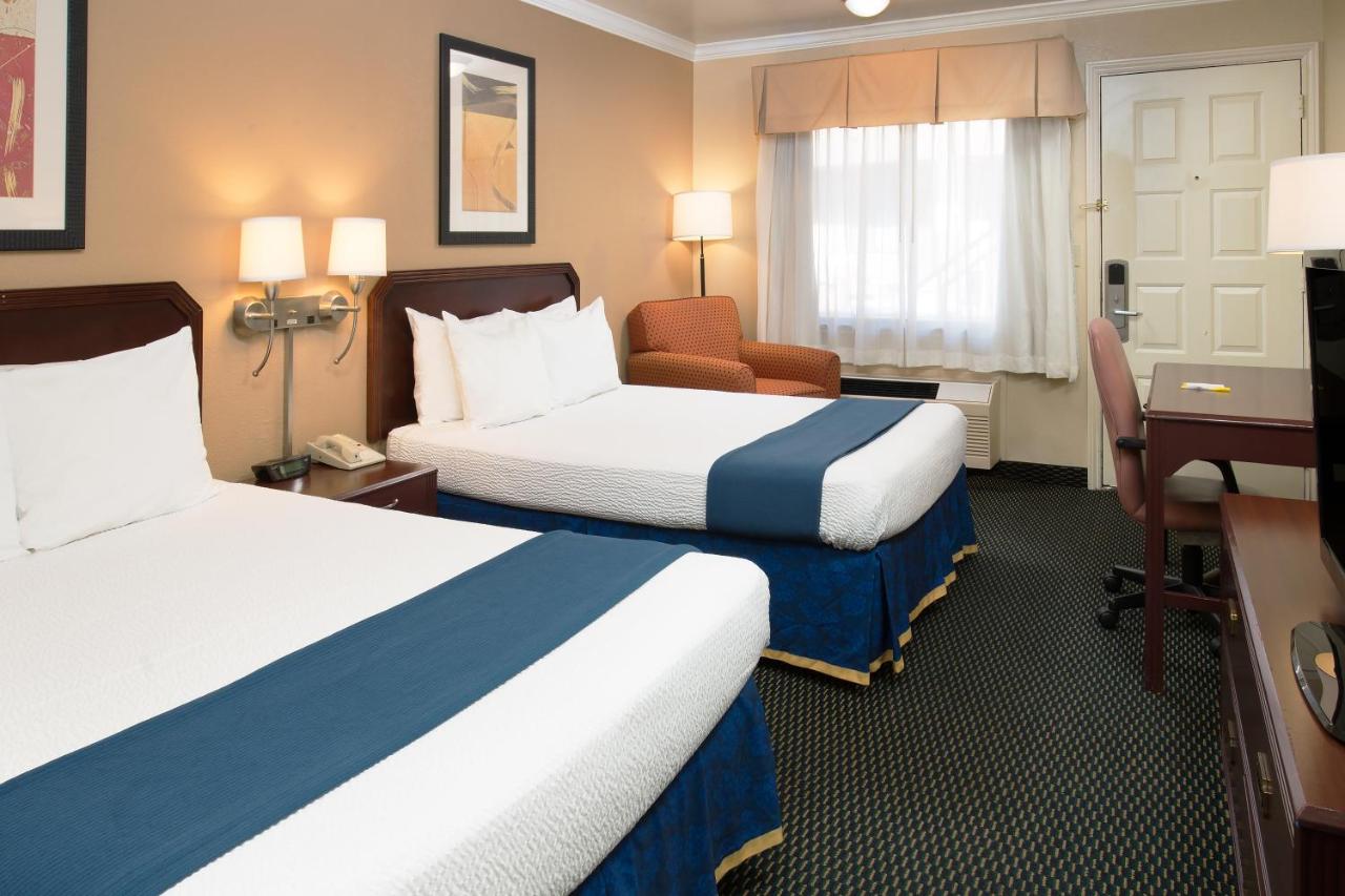 | Days Inn by Wyndham Pinole Berkeley