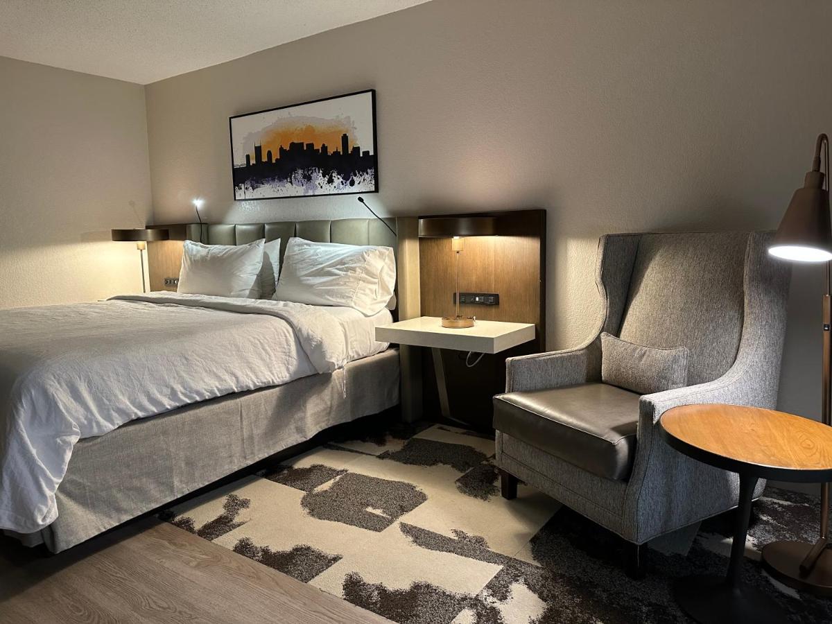 Deluxe King Room at Crowne Plaza Nashville Airport by IHG