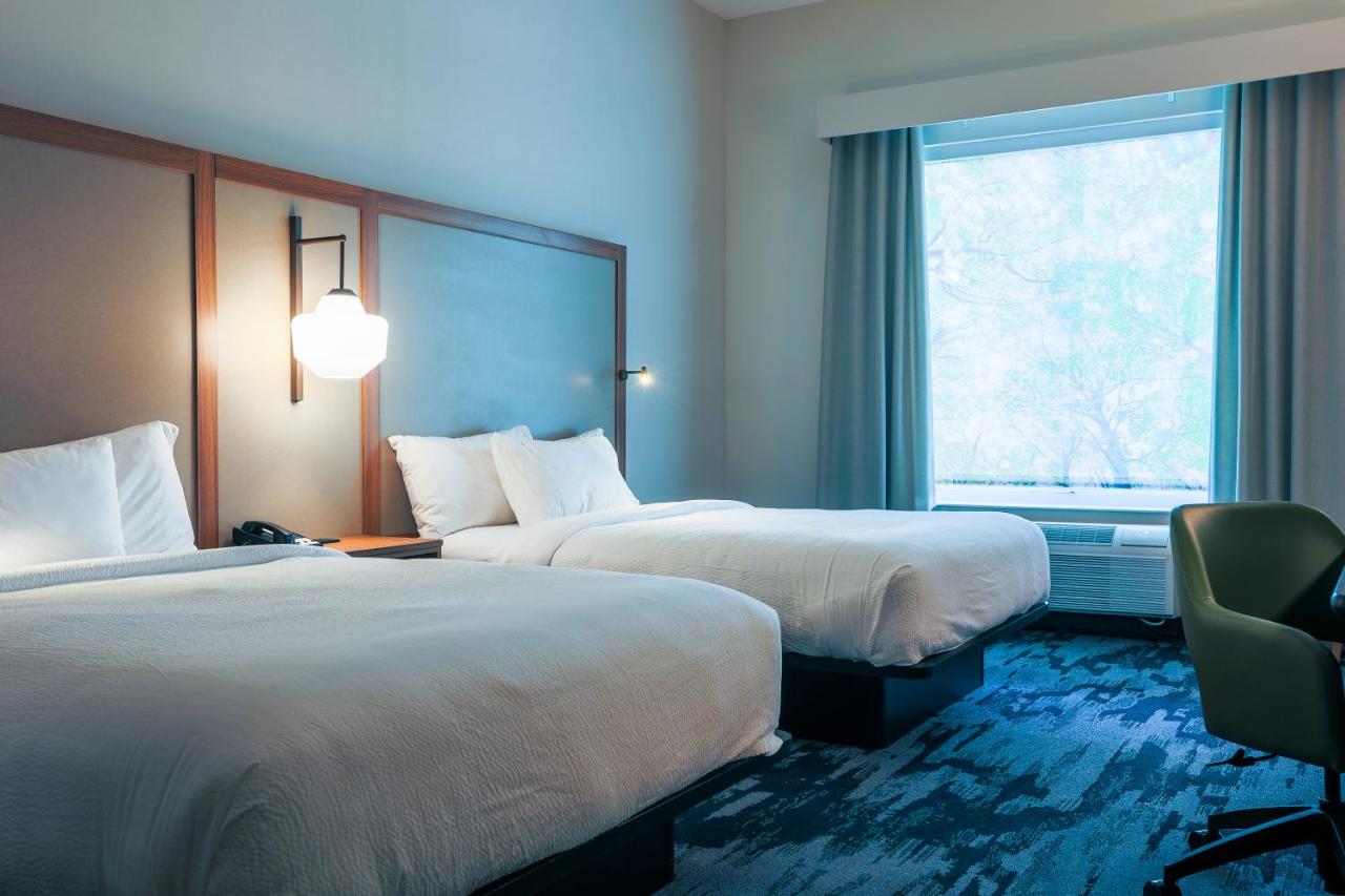 | Fairfield Inn & Suites Marquette