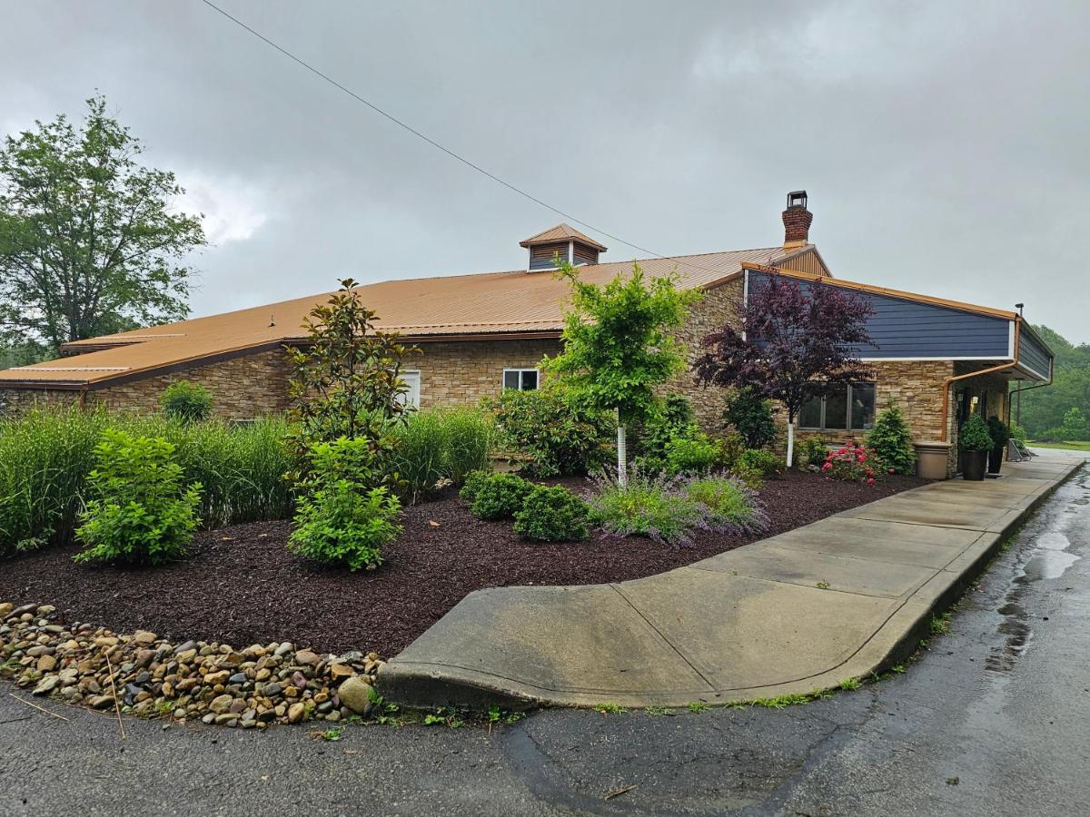  | The Lodge at Chalk Hill