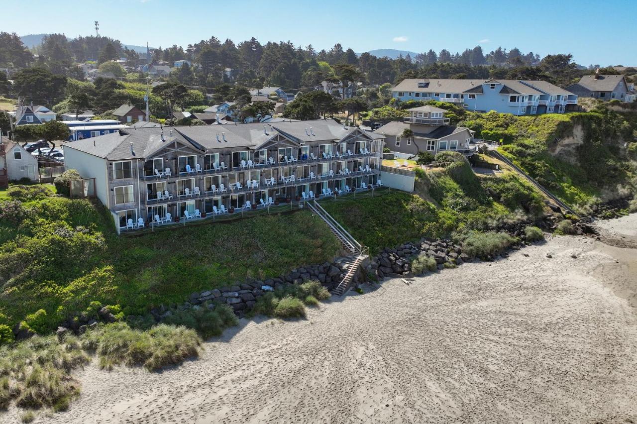 | Pelican Shores Inn