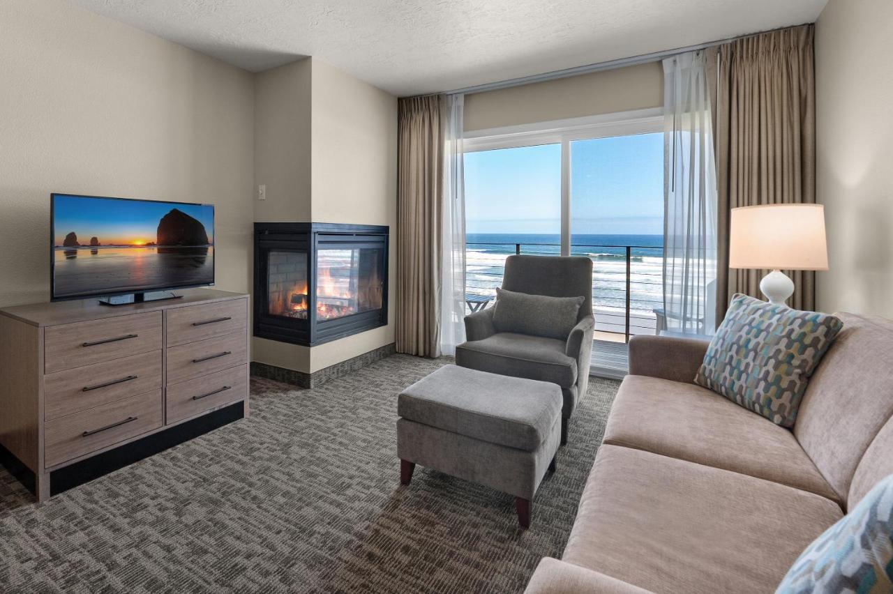 | Pelican Shores Inn