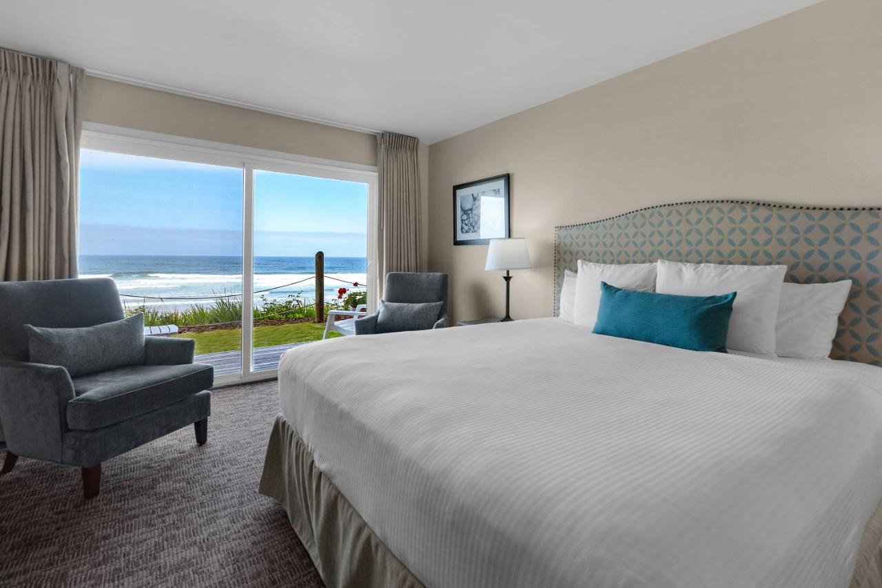 | Pelican Shores Inn