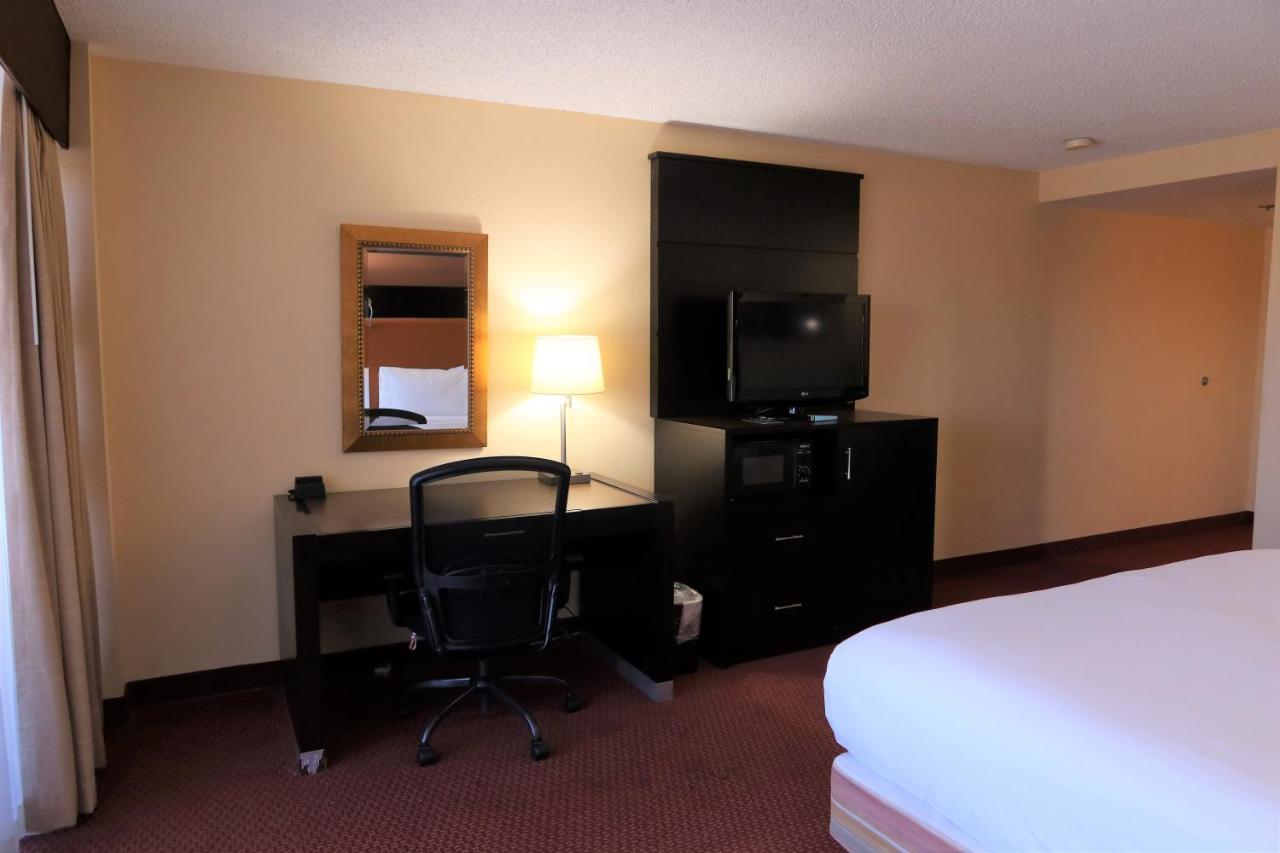 Double Room with Two Double Beds - Non-Smoking at GreenTree Hotel Phoenix West