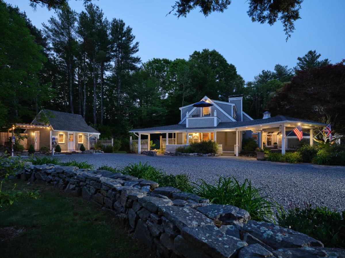 | Abbey's Lantern Hill Inn