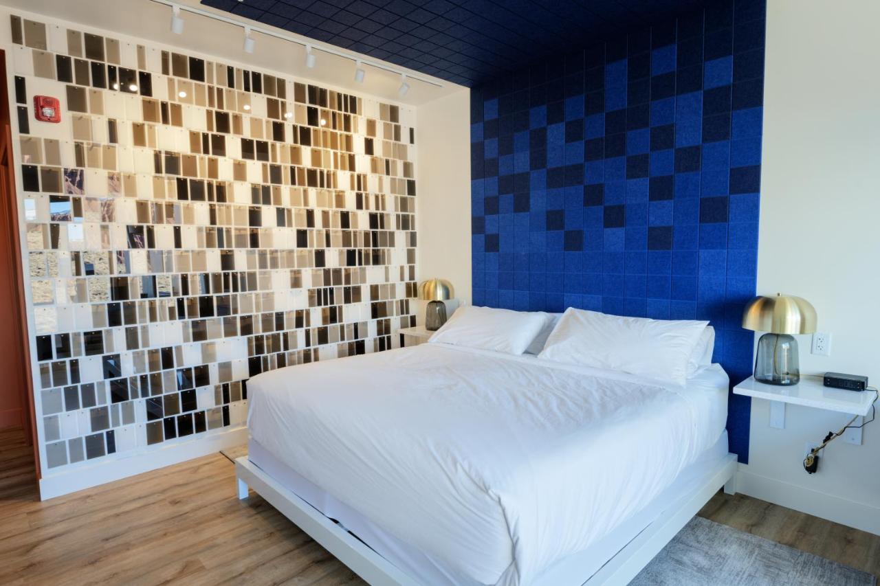 Superior King Room at Skyview Hotel