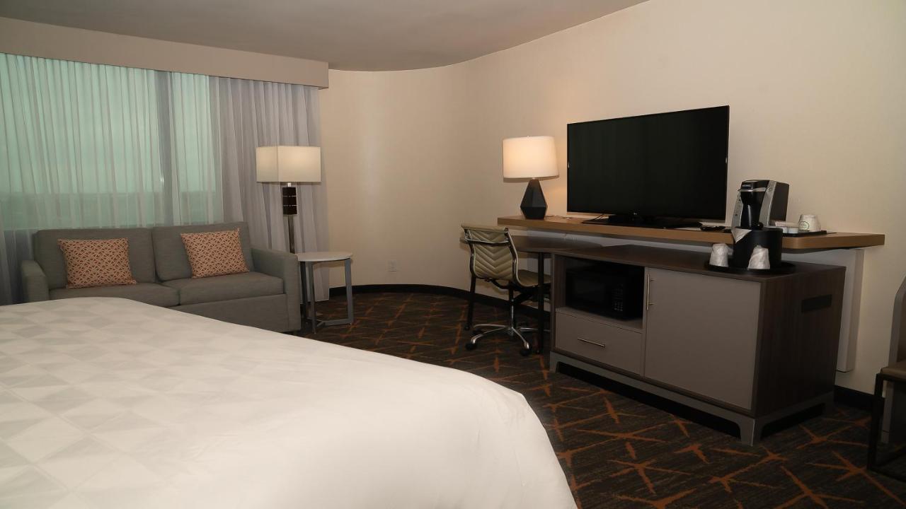 Standard Room at Holiday Inn New Orleans West Bank Tower by IHG