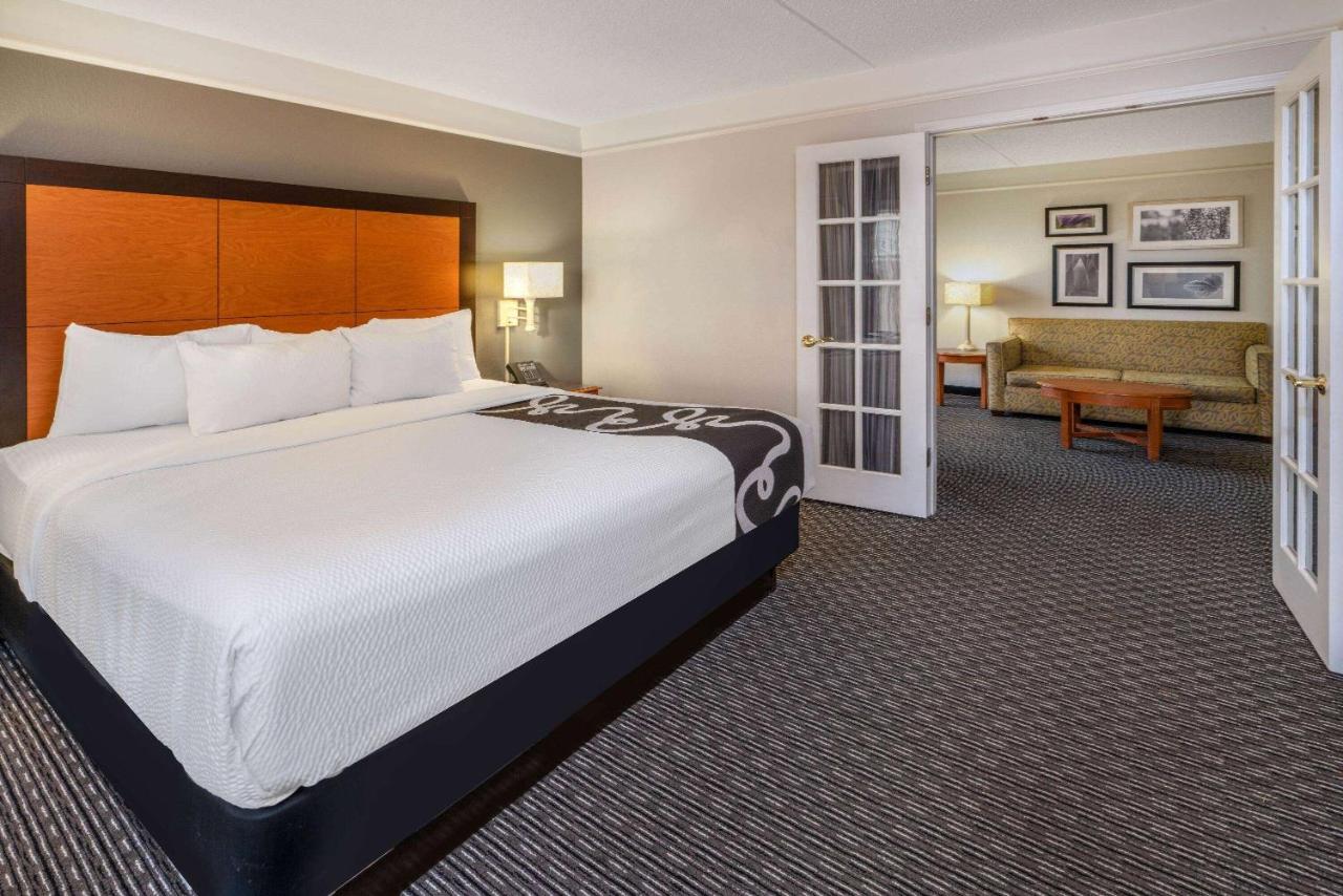 King Suite - Non-Smoking at La Quinta Inn & Suites by Wyndham Pueblo