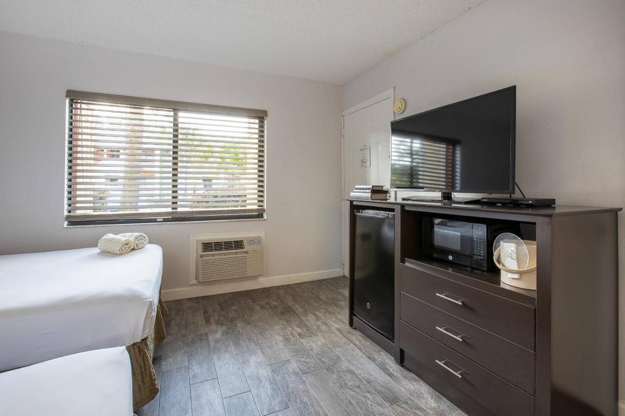 Standard Room - Non Smoking at Legacy Vacation Resorts - Kissimmee/Orlando