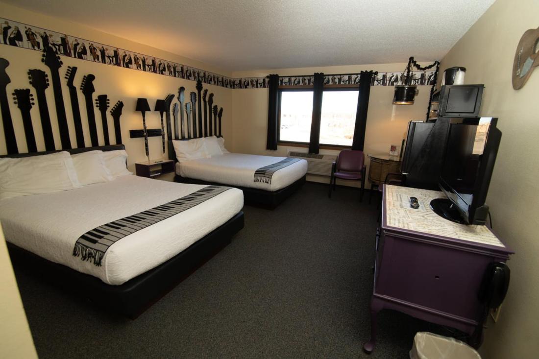 | Riverside Inn