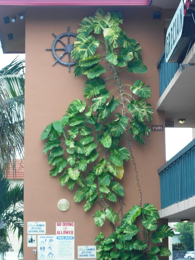  | Ft. Lauderdale Beach Resort Hotel
