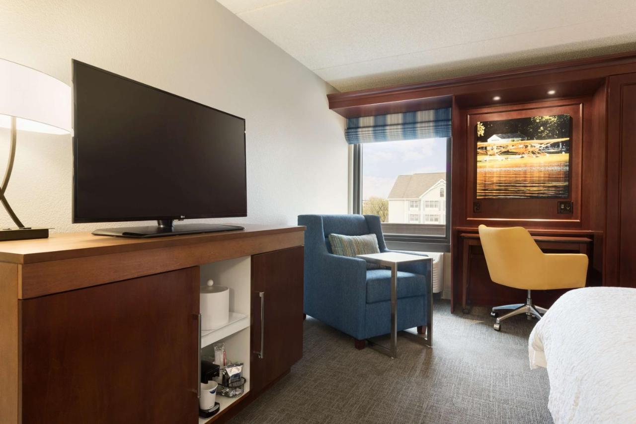 King Room - Mobility Accessible/Non-Smoking at Hampton Inn Appleton-Fox River Mall Area