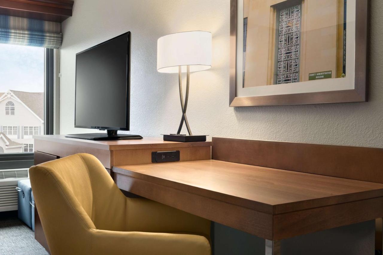 King Study with Sofa Bed - Non-Smoking  at Hampton Inn Appleton-Fox River Mall Area