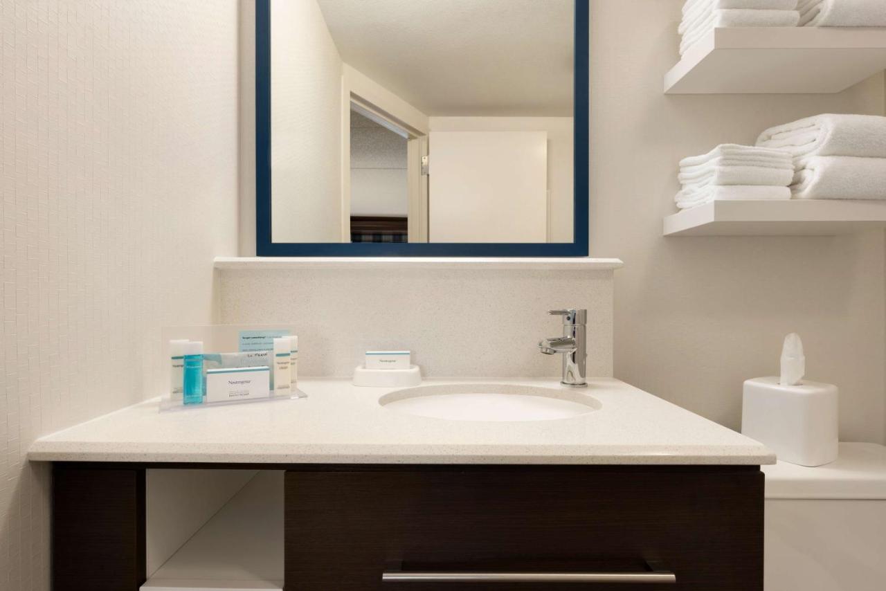 Queen Room with Two Queen Beds - Non-Smoking at Hampton Inn Appleton-Fox River Mall Area
