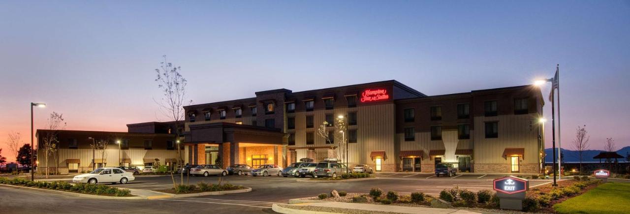 | Hampton Inn & Suites Astoria