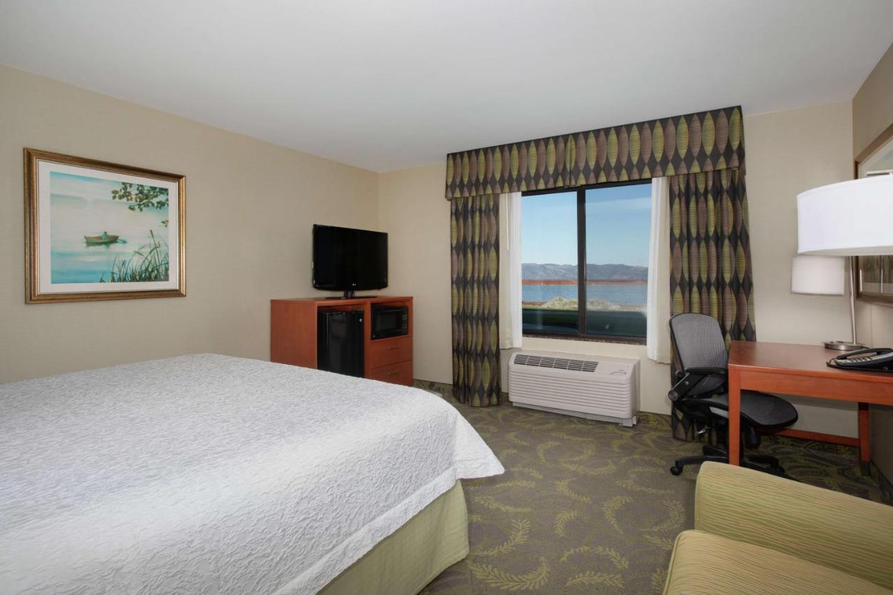 | Hampton Inn & Suites Astoria