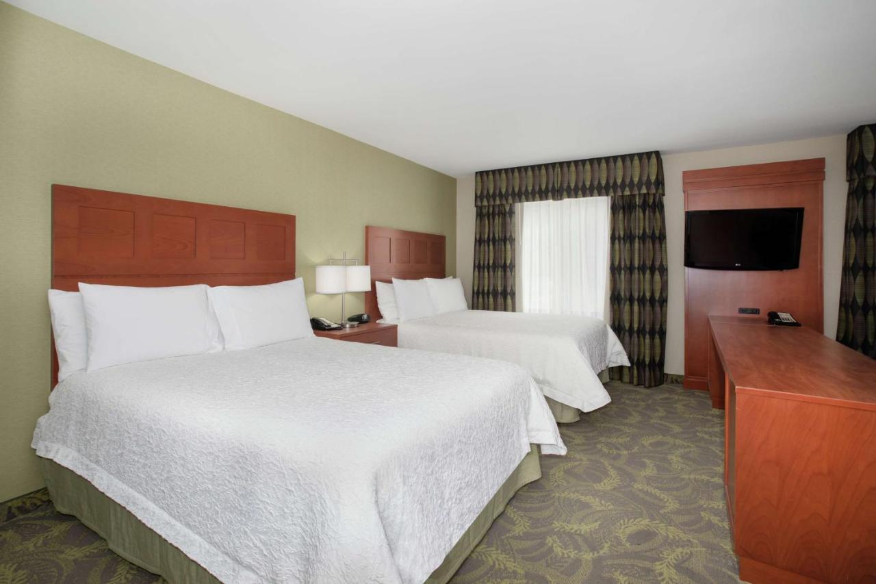 | Hampton Inn & Suites Astoria