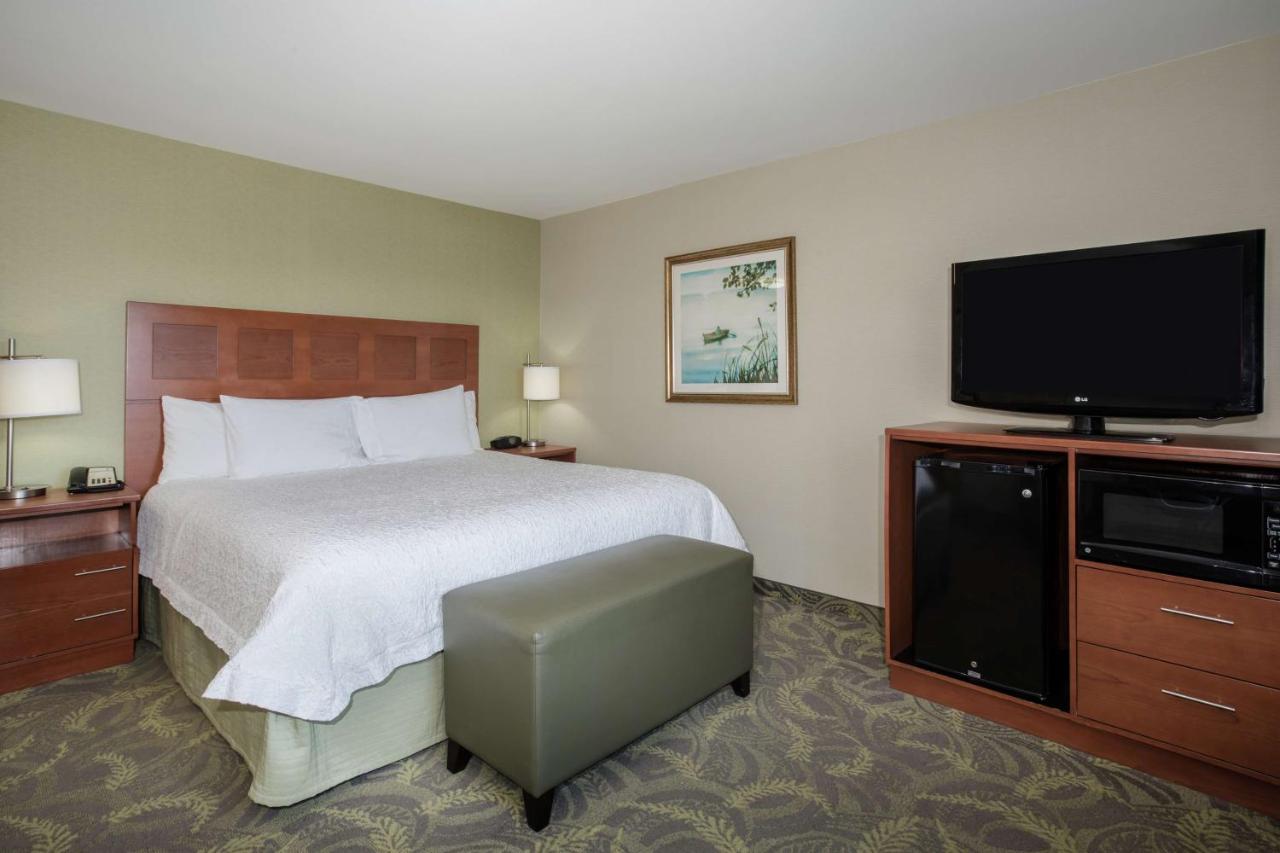 | Hampton Inn & Suites Astoria