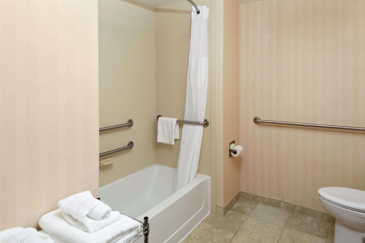 Standard King Room (4 Adults) at Hampton Inn Atlanta Fairburn