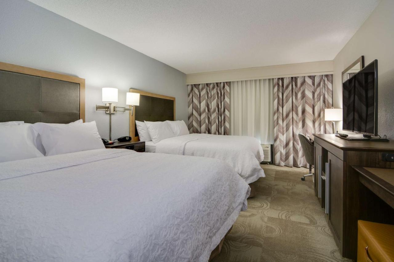 Queen Room - Non-Smoking at Hampton Inn Atlanta Fairburn
