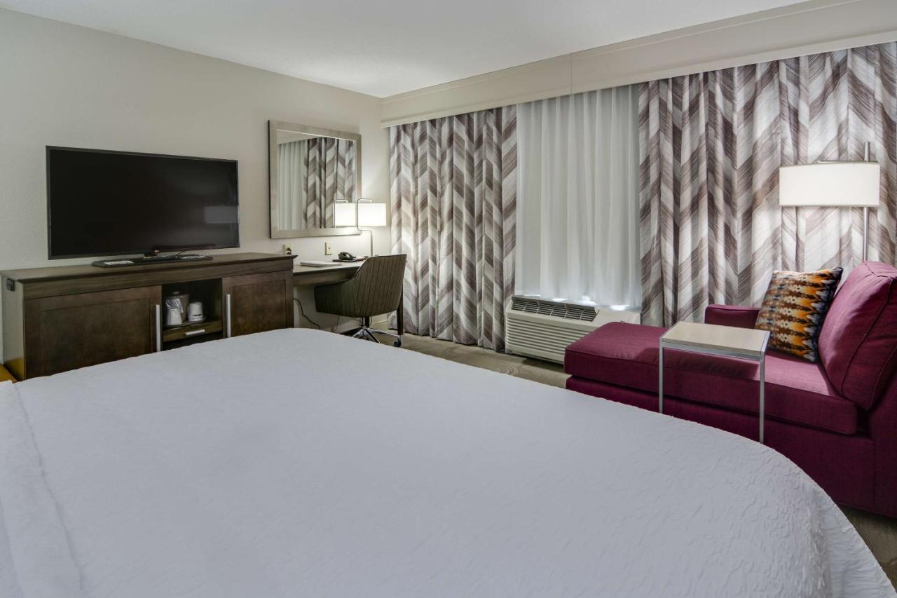 King Room - Non-Smoking at Hampton Inn Atlanta Fairburn
