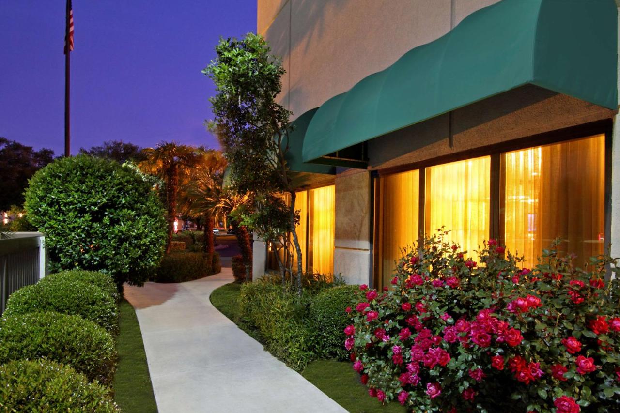 | Hampton by Hilton Austin South - I-35 & Ben White