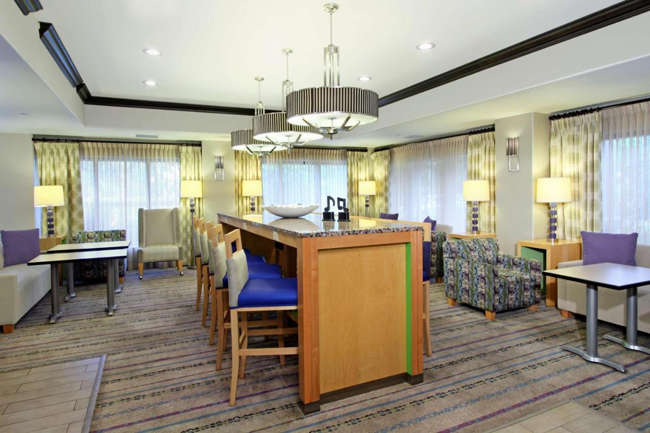 | Hampton by Hilton Austin South - I-35 & Ben White