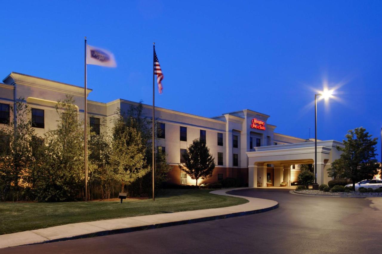 | Hampton Inn & Suites Kalamazoo-Oshtemo