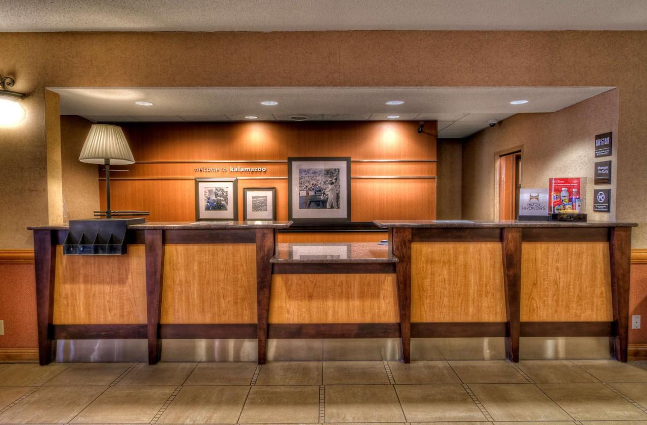 | Hampton Inn & Suites Kalamazoo-Oshtemo
