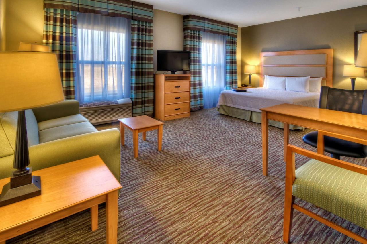 | Hampton Inn & Suites Kalamazoo-Oshtemo