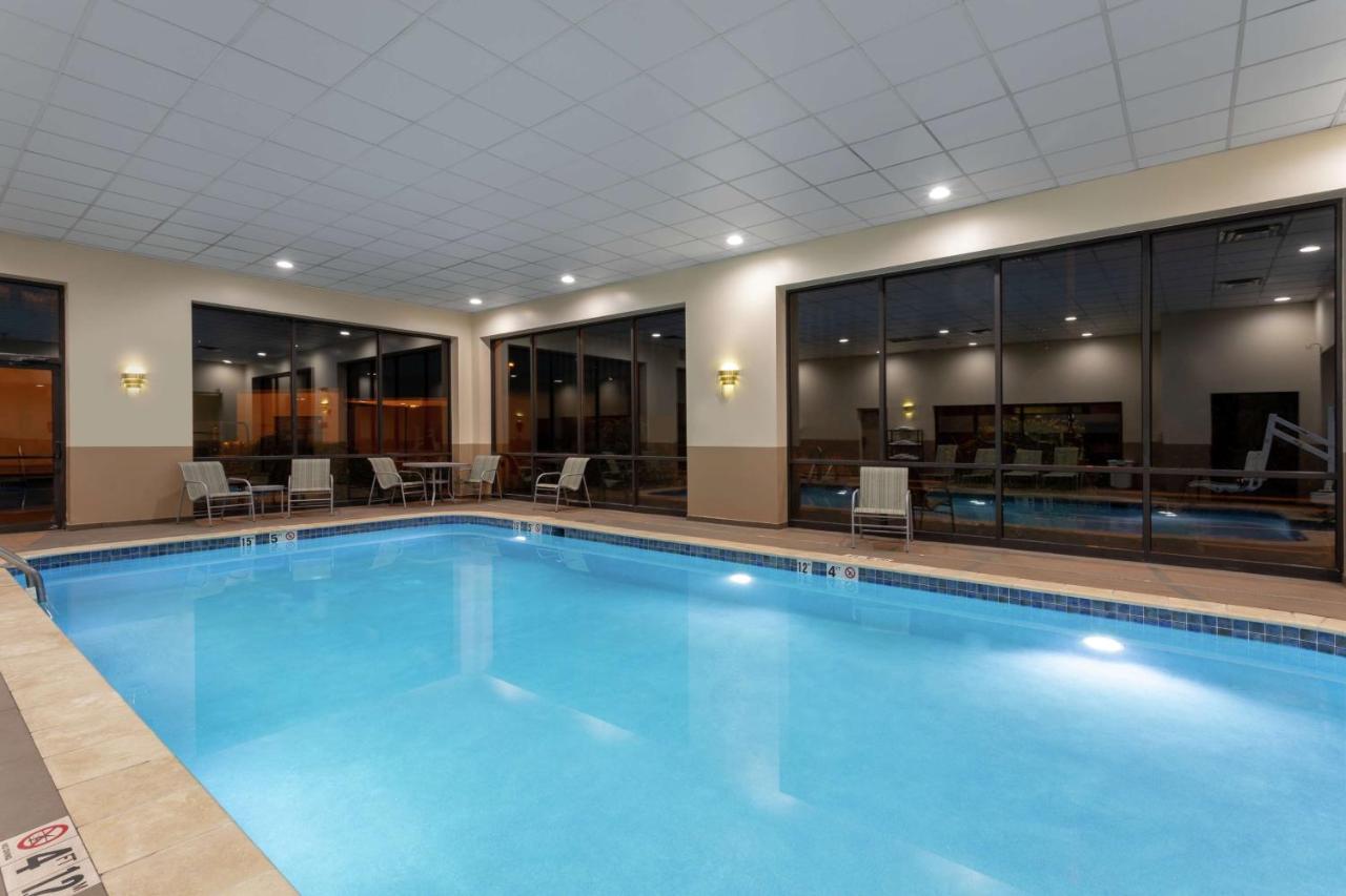 | Hampton Inn Bedford