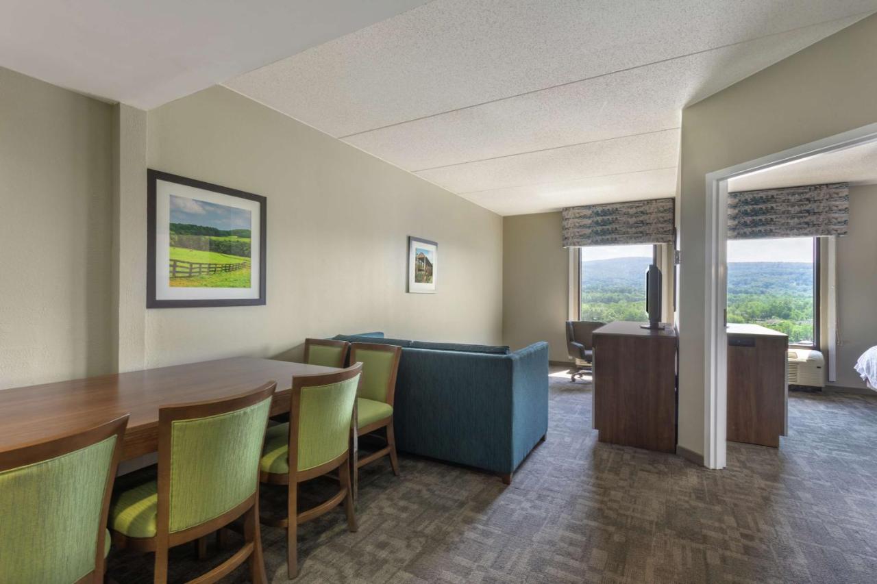 | Hampton Inn Bedford