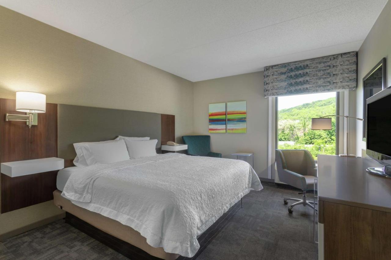 | Hampton Inn Bedford