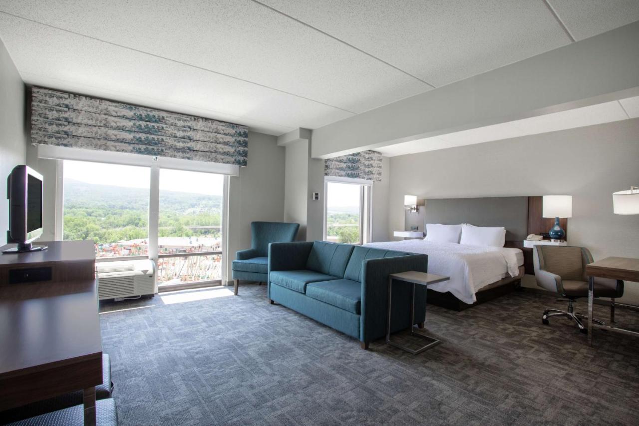 | Hampton Inn Bedford