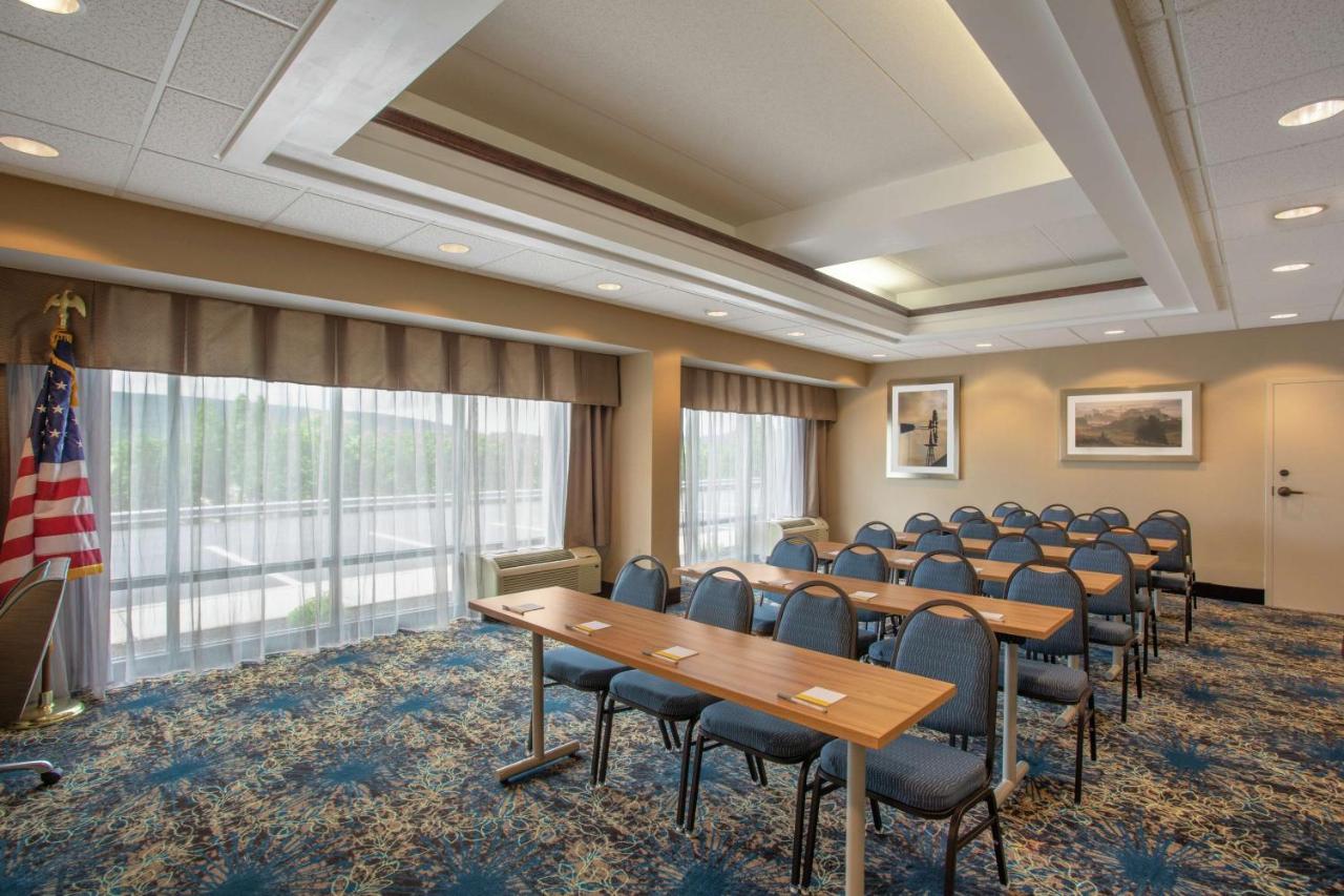 | Hampton Inn Bedford