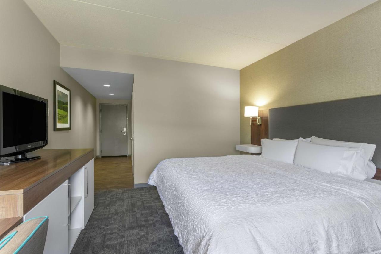 King room - Disability Access Hearing Accessible at Hampton Inn Bedford