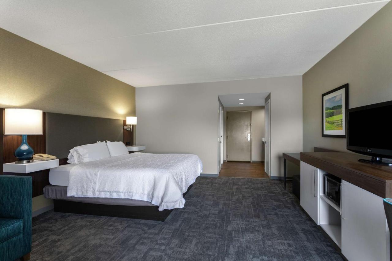 | Hampton Inn Bedford