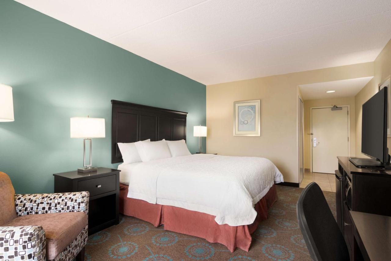 King Room - Non-Smoking at Hampton Inn & Suites Bluffton-Sun City