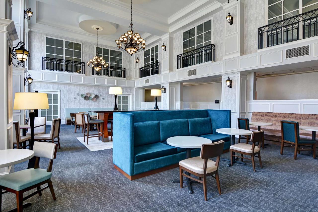 | Hampton Inn & Suites Birmingham-Hoover-Galleria