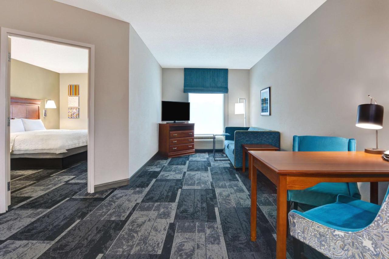 | Hampton Inn & Suites Birmingham-Hoover-Galleria