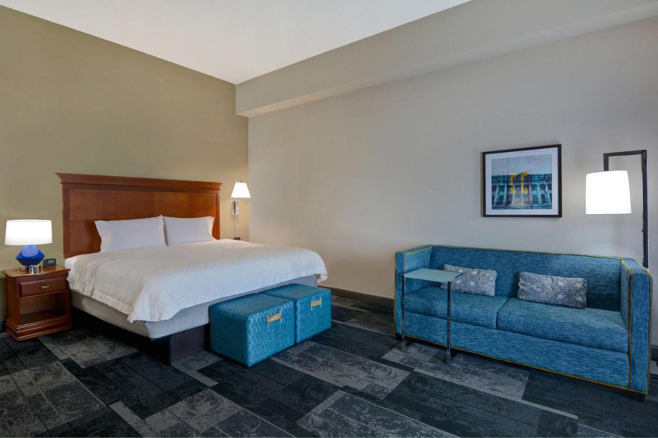 | Hampton Inn & Suites Birmingham-Hoover-Galleria