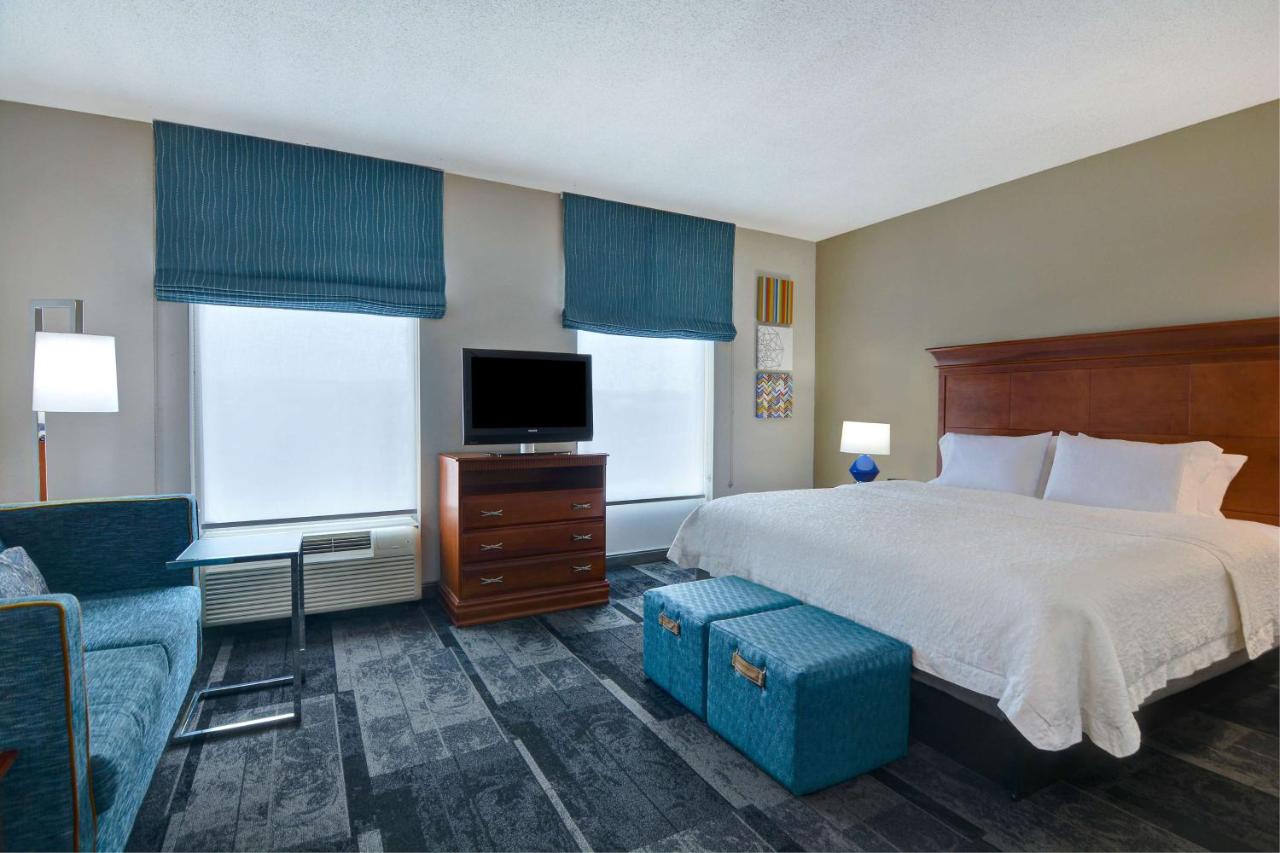 | Hampton Inn & Suites Birmingham-Hoover-Galleria